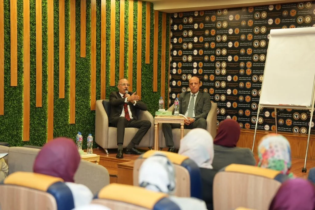 “الرقابة المالية” تنظم برنامجًا تدريبيًا للعاملين بالجهاز المركزي للتعبئة العامة والإحصاء في إطار تنفيذ بروتوكول التعاون بين الجانبين