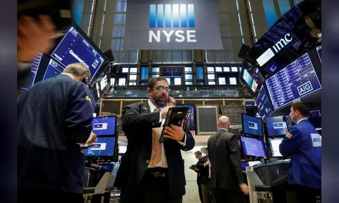 الأسهم الأمريكية تتراجع والنفط يقفز 3% مع تصاعد التوترات مع إيران