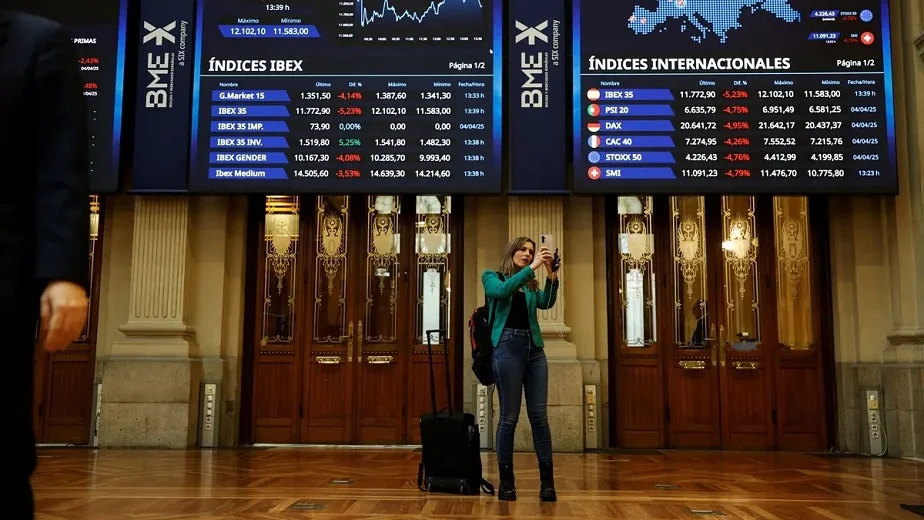 أسهم فرنسا تقود خسائر الأسواق الأوروبية مع استمرار الاحتجاجات