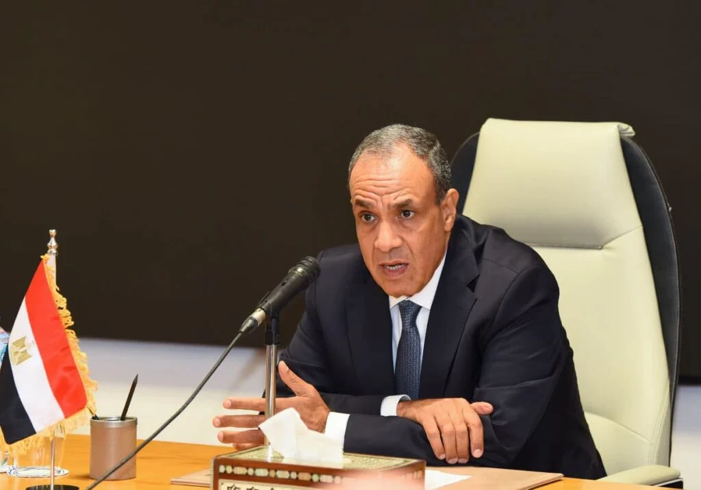 وزير الخارجية يبحث مع وزير المالية السوداني سبل تعزيز التعاون الثنائي بين البلدين