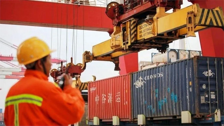 الاقتصاد الصيني ينمو 4.5% في الربع الثالث بدعم قفزة الصادرات