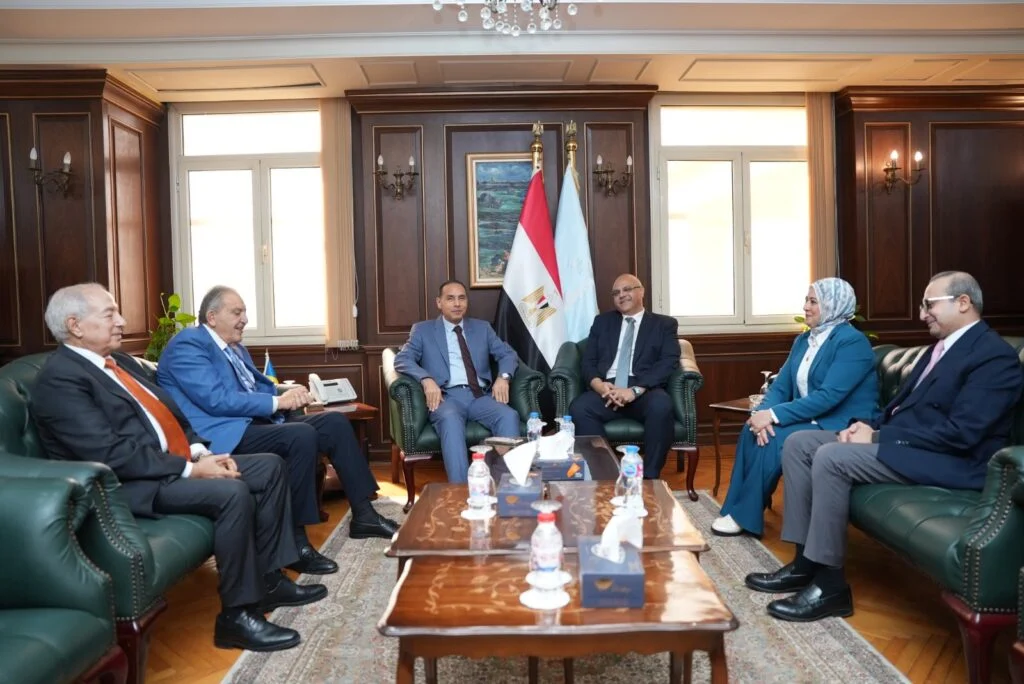 ضمن فعاليات مؤتمر “بناء القدرات من أجل تعزيز التنمية – اعرف تستفيد”.. لقاء مفتوح بين د. إسلام عزام رئيس “الرقابة المالية” والنواب ومجتمع الأعمال بالإسكندرية