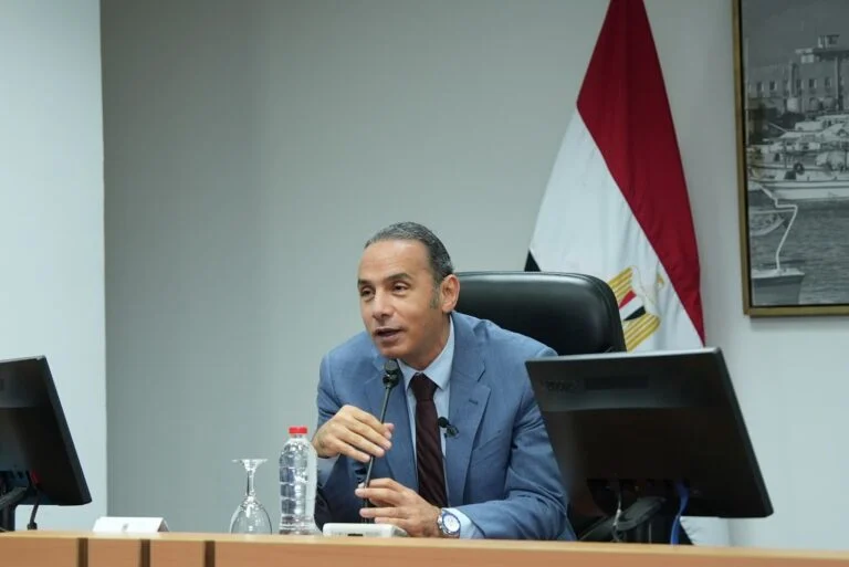ضمن فعاليات مؤتمر “بناء القدرات من أجل تعزيز التنمية – اعرف تستفيد”.. لقاء مفتوح بين د. إسلام عزام رئيس “الرقابة المالية