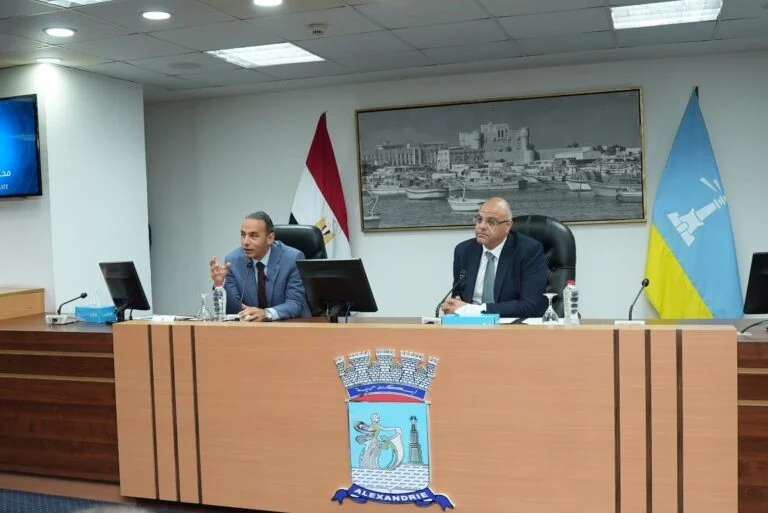 ضمن فعاليات مؤتمر “بناء القدرات من أجل تعزيز التنمية – اعرف تستفيد”.. لقاء مفتوح بين د. إسلام عزام رئيس “الرقابة المالية