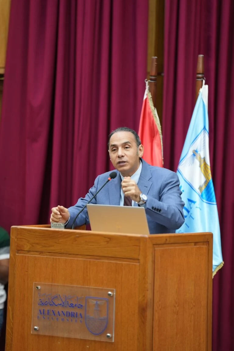 ضمن فعاليات مؤتمر “بناء القدرات من أجل تعزيز التنمية – اعرف تستفيد”.. د. إسلام عزام رئيس “الرقابة المالية” يحاضر أعضاء ه
