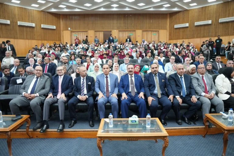 ضمن فعاليات مؤتمر “بناء القدرات من أجل تعزيز التنمية – اعرف تستفيد”.. د. إسلام عزام رئيس “الرقابة المالية” يحاضر أعضاء ه