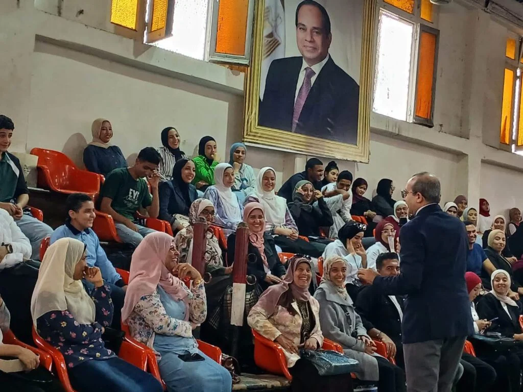 ضمن فعاليات مؤتمر “بناء القدرات من أجل تعزيز التنمية – اعرف تستفيد” في الإسكندرية.. د. محمد عبدالعزيز مساعد رئيس “الرقابة المالية” في لقاء تفاعلي مع المواطنين لتعميق الثقافة المالية