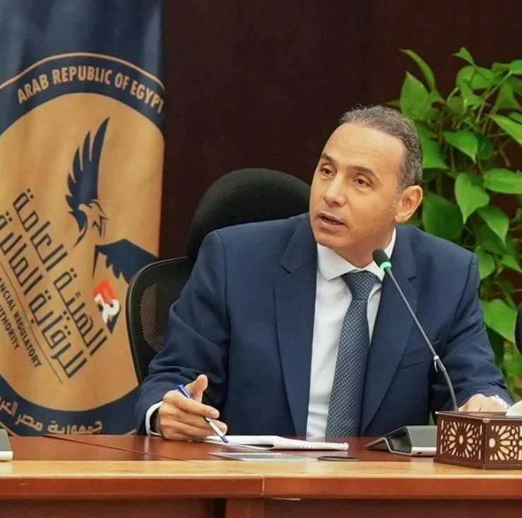 “الشورت سيلينج”.. “الرقابة المالية” برئاسة د. إسلام عزام تصدر النموذج الاسترشادي لعقود شركات السمسرة مع العملاء المُقترضين للأوراق المالية